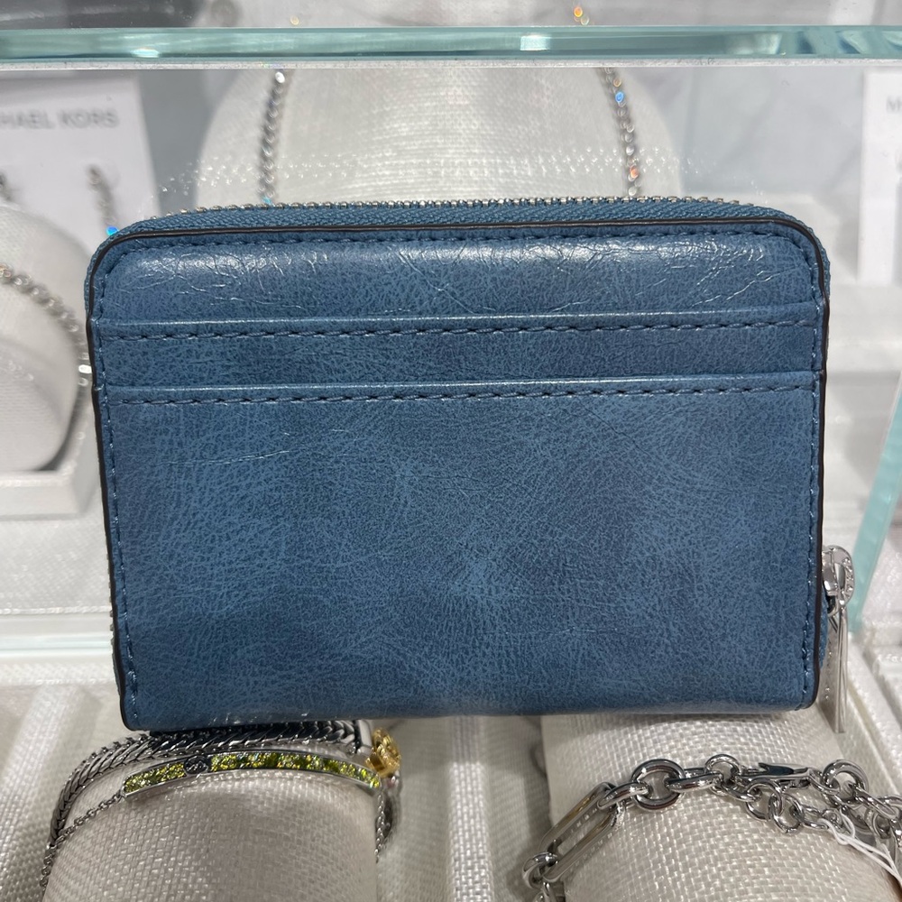 MICHAEL KORS Jet Set Medium Distressed Zip Around Card Case
Cornflower
NWT - Picture 7 of 16